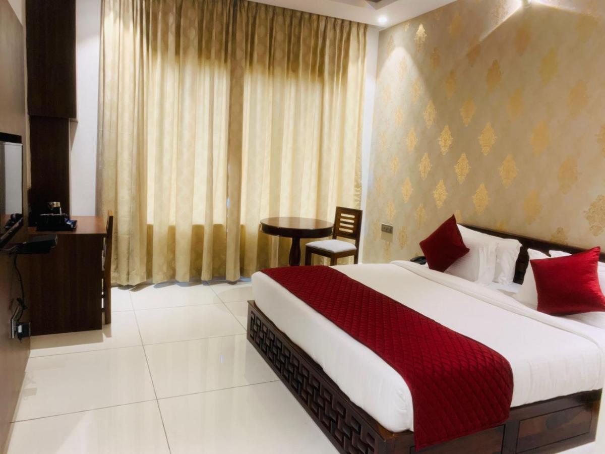 Rajathadri Royal Inn Bangalore Exterior foto